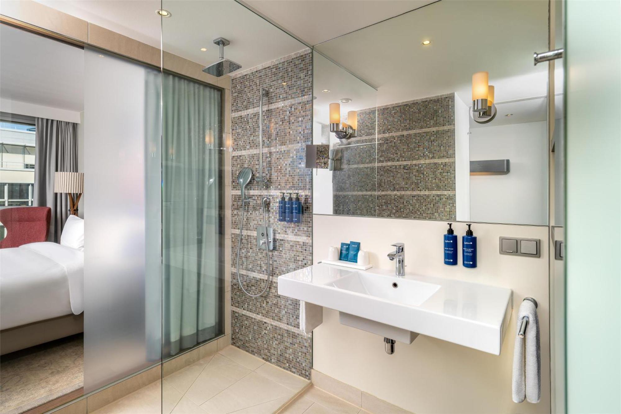Radisson Blu Media Harbour Hotel, Hotel 4*